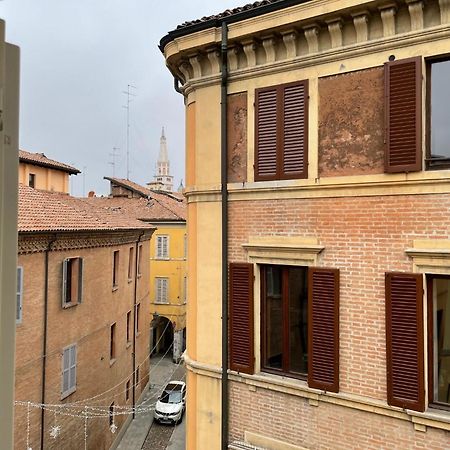 Saragozza Suite 3 Intero Appartamento In Centro Storico Wifi E Parcheggio Gratuito Modena Esterno foto